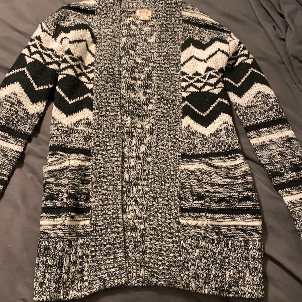 Black and Whit Cardigan